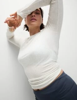 Merinotec Crew Neck Walking Top - Ivory -The Sports Edit Store goodmove merinotec crew neck walking top ivory 5939a 7