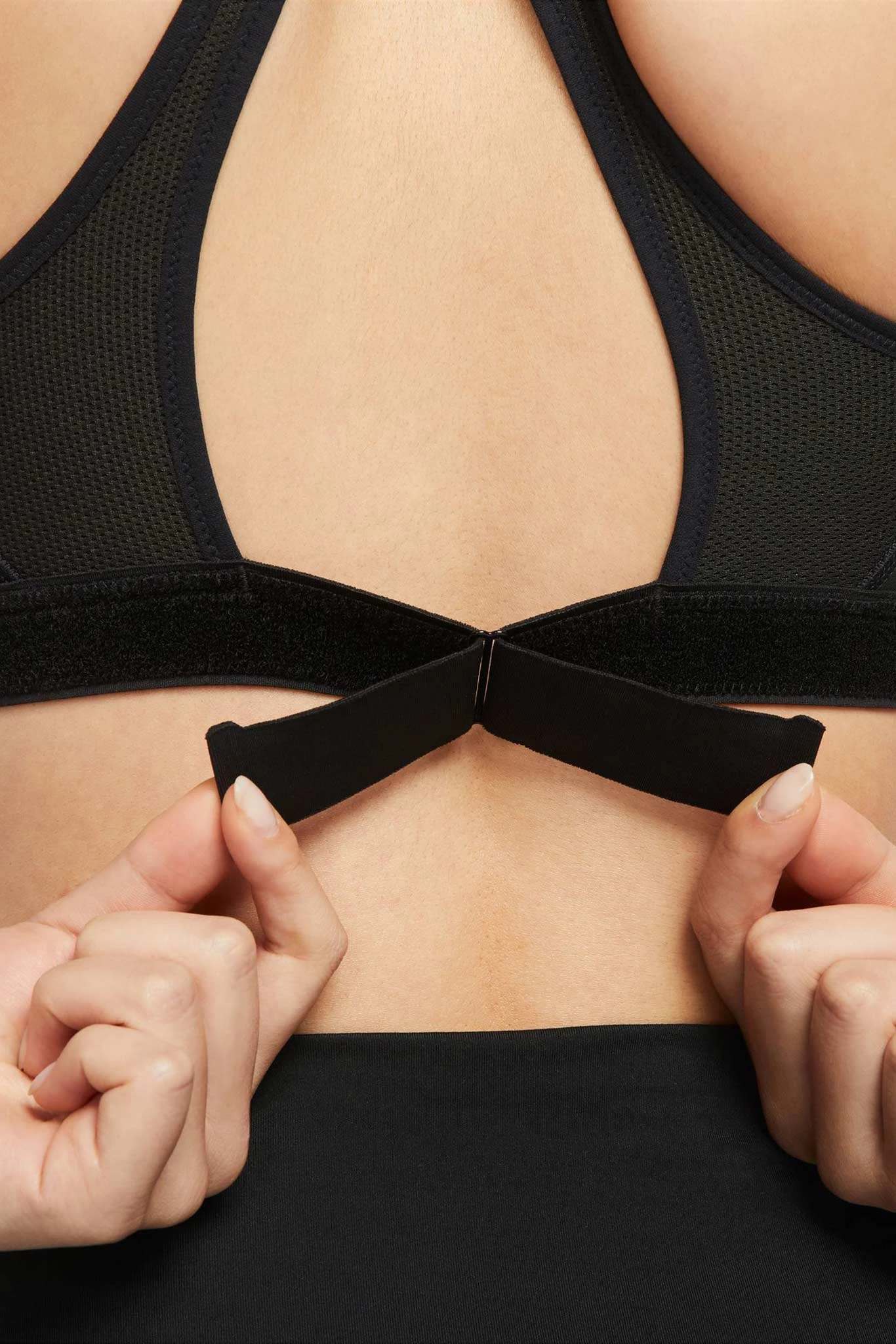 Nike Dri-FIT Swoosh Sports Bra with Adjustable Band - Black/Grey 7 Nike Dri-FIT Swoosh Sports Bra with Adjustable Band - Black/Grey - Image 5