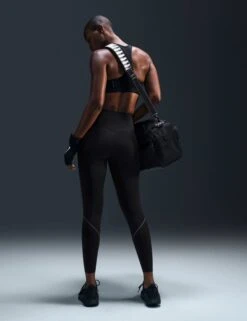 Nike Go High Waisted 7/8 Leggings With Pockets - Black 15 Nike Go High Waisted 7/8 Leggings With Pockets - Black -The Sports Edit Store nike go high waisted 7 8 leggings with pockets black fz0005 010 7