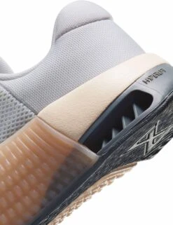 Nike Metcon 9 Shoes - White/Metallic Gold Grain/Sanddrift -The Sports Edit Store nike metcon 9 shoes white grain sanddrift dz2537 104 7