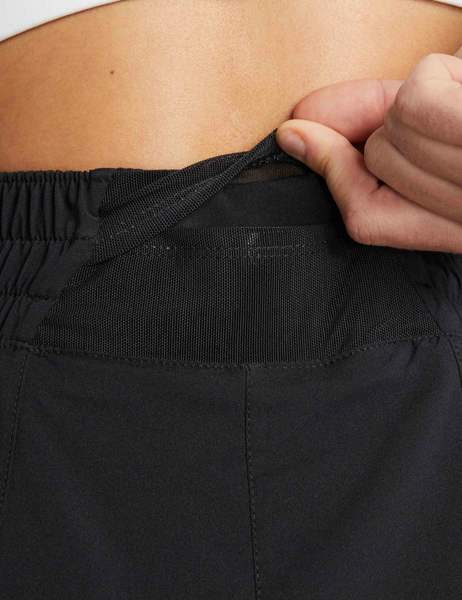 Nike One Dri-FIT 2-in-1 Shorts - Black 6 Nike One Dri-FIT 2-in-1 Shorts - Black - Image 4