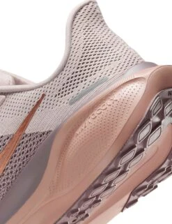 Nike Pegasus 41 Shoes - Silt Red/Metallic Rose Gold/Particle Pink -The Sports Edit Store nike pegasus 41 shoes red rose gold pink fd2723 604 8