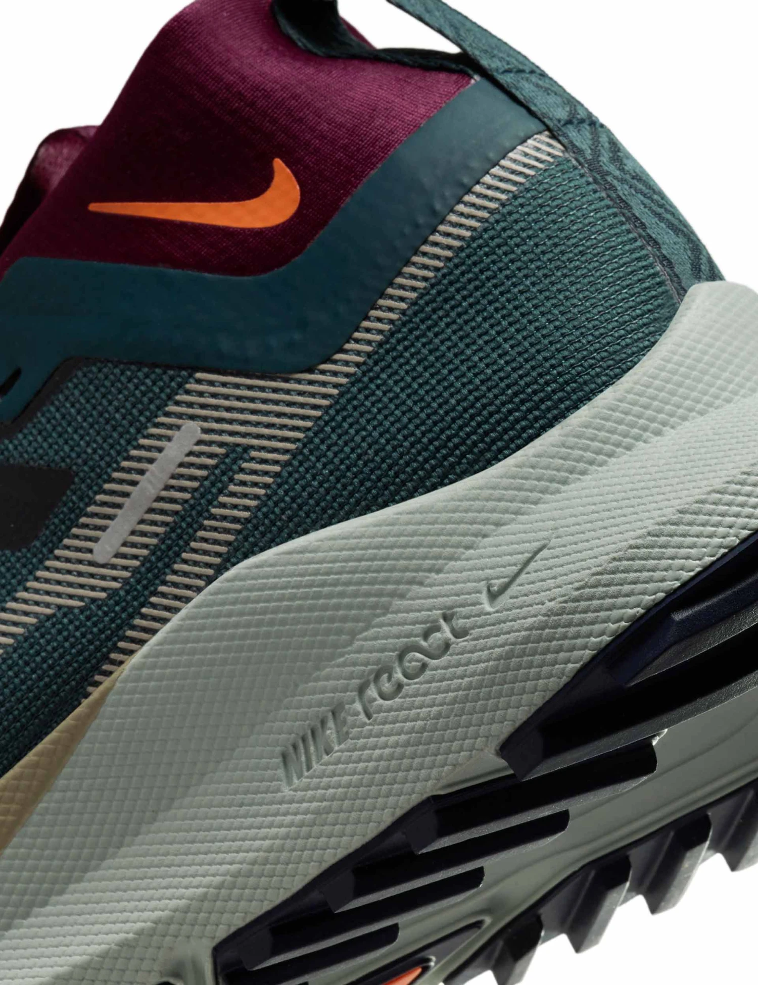 Nike Pegasus Trail 4 GORE-TEX Running Shoes - Deep Jungle/Khaki/Night Maroon 6 Nike Pegasus Trail 4 GORE-TEX Running Shoes - Deep Jungle/Khaki/Night Maroon - Image 4