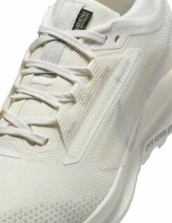Nike Pegasus Trail 5 GORE-TEX Shoes - Sail/Photon Dust -The Sports Edit Store nike pegasus trail 5 gore tex shoes sail photon dust fq0912 102 7