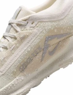 Nike Pegasus Trail 5 GORE-TEX Shoes - Sail/Photon Dust -The Sports Edit Store nike pegasus trail 5 gore tex shoes sail photon dust fq0912 102 8