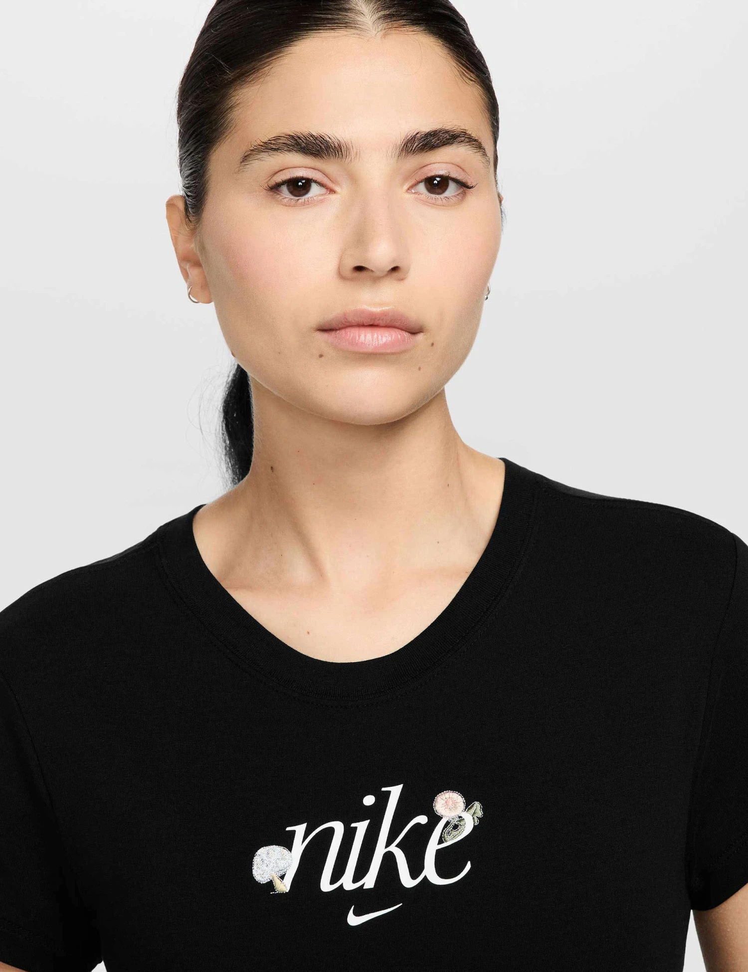 Nike Sportswear Chill Knit Slim Graphic T-Shirt - Black 5 Nike Sportswear Chill Knit Slim Graphic T-Shirt - Black - Image 3