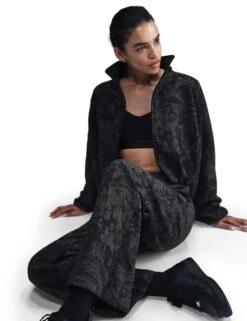 Nike Sportswear Collection Jacquard Track Pants - Black/Anthracite -The Sports Edit Store nike sportswear collection jacquard track pants black anthracite hf9588 010 5