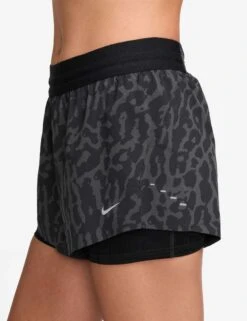 Nike Swift Dri-FIT 2-in-1 Printed Running Shorts - Black/Reflective Silver -The Sports Edit Store nike swift dri fit 2 in 1 printed running shorts black silver ib5847 010 2