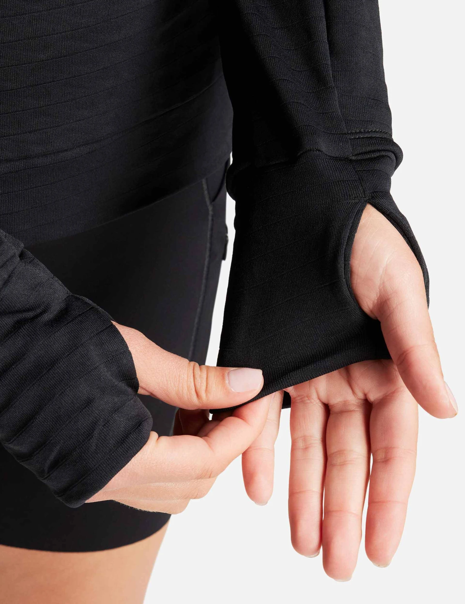 Nike Therma-FIT Element Swift Running Top - Black/Reflective Silver 6 Nike Therma-FIT Element Swift Running Top - Black/Reflective Silver - Image 4