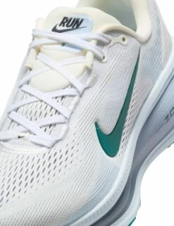 Nike Vomero 18 Running Shoes - Summit White/Blue Tint/Geode Teal -The Sports Edit Store nike vomero 18 running shoes white blue teal hm6804 103 8