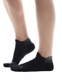 On Running Performance Run Sock Low - Black/Eclipse 8 On Running Performance Run Sock Low - Black/Eclipse -The Sports Edit Store on running shoes womens performance run sock low black eclipse 2uf10060106 2