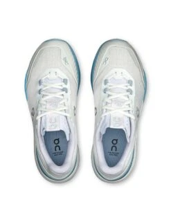 On Running The Roger Advantage Pro - White/Chambray -The Sports Edit Store on running shoes womens the roger advantage pro white chambray 3wf10180753 2