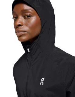 On Running Core Jacket - Black -The Sports Edit Store on running w core jacket black 1WE10410553 4
