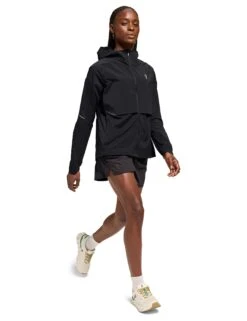 On Running Core Jacket - Black -The Sports Edit Store on running w core jacket black 1WE10410553 7