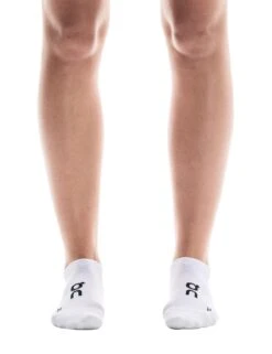 On Running Core Run Sock Low 2P Performance Socks - White (2 Pairs) -The Sports Edit Store on running w core run sock low 2p white 2uf10080069 4