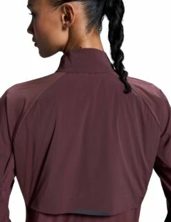 On Running Weather Jacket Insulated - Mulberry 12 On Running Weather Jacket Insulated - Mulberry -The Sports Edit Store on running w weather jacket insulated mulberry 1we30080398 5