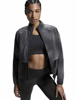On Running Weather Jacket Lumos - Black -The Sports Edit Store on running w weather jacket lumos black 1we30280553 6