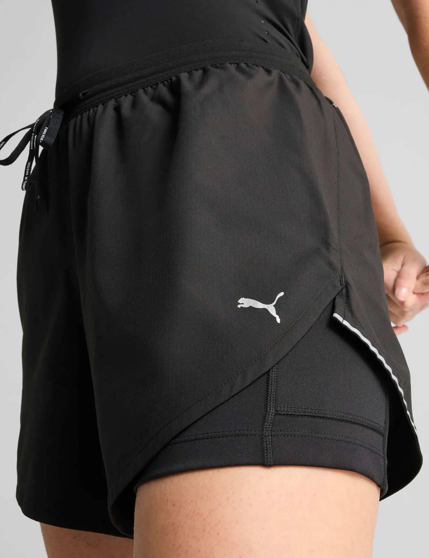 Puma Run Ultraweave 2-in-1 4" Shorts - Black 5 Puma Run Ultraweave 2-in-1 4" Shorts - Black - Image 3