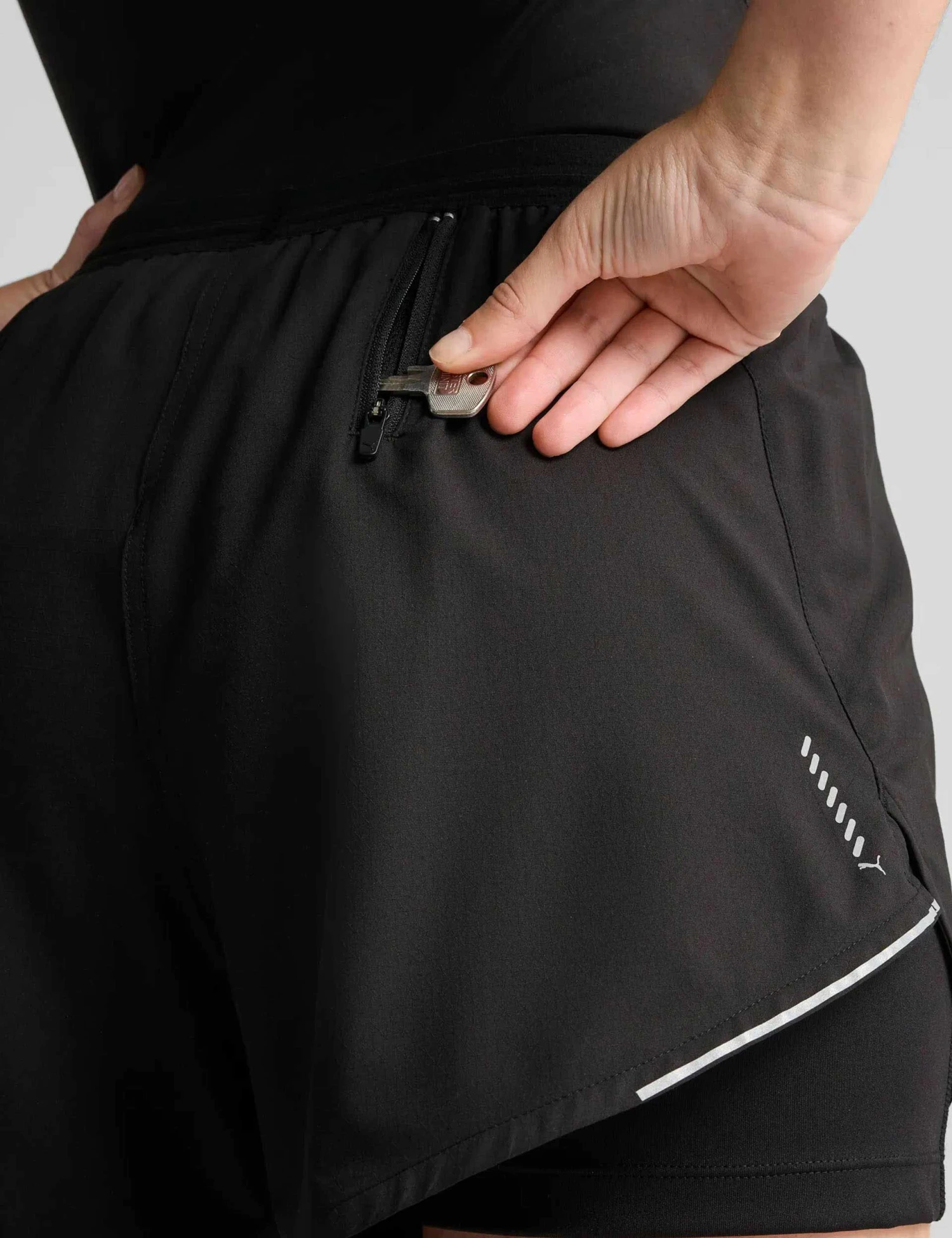 Puma Run Ultraweave 2-in-1 4" Shorts - Black 6 Puma Run Ultraweave 2-in-1 4" Shorts - Black - Image 4