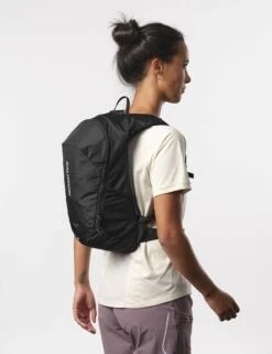 Salomon Trailblazer 10 - Compact 10L Lightweight Backpack -The Sports Edit Store salomon trailblazer 10 black alloy lc2182900 5