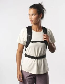 Salomon Trailblazer 10 - Compact 10L Lightweight Backpack -The Sports Edit Store salomon trailblazer 10 black alloy lc2182900 6