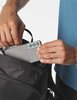 Salomon Trailblazer 20 Hiking & Urban Backpack - Black/Alloy -The Sports Edit Store salomon trailblazer 20 black alloy lc2182600 4