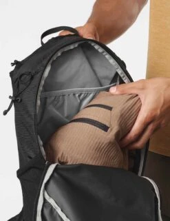 Salomon Trailblazer 30 Hiking Backpack - Black/Alloy -The Sports Edit Store salomon trailblazer 30 black alloy lc2183200 4