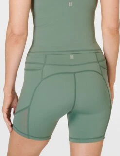 Sweaty Betty Power Aerial Mesh 6" Gym Short - Cool Forest Green -The Sports Edit Store sweaty betty aerial 6 workout short cool forest green sb9550 8