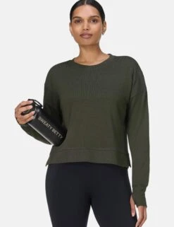 Sweaty Betty After Class Crop Sweatshirt - Nori Green 12 Sweaty Betty After Class Crop Sweatshirt - Nori Green -The Sports Edit Store sweaty betty after class crop sweatshirt nori green sb5622c 5