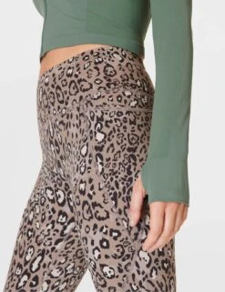 Sweaty Betty Athlete Crop Seamless Gym Zip Up - Cool Forest Green 14 Sweaty Betty Athlete Crop Seamless Gym Zip Up - Cool Forest Green -The Sports Edit Store sweaty betty athlete crop seamless gym zip up cool forest green sb9288 6