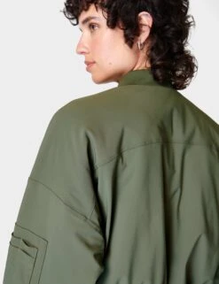Sweaty Betty Explorer Bomber Jacket - Ivy Green -The Sports Edit Store sweaty betty explorer bomber jacket ivy green sb9608 3