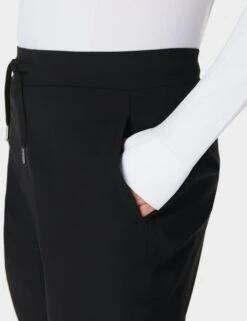 Sweaty Betty Explorer Trousers 25" - Black 11 Sweaty Betty Explorer Trousers 25" - Black -The Sports Edit Store sweaty betty explorer trousers 25in black sb5376a 3