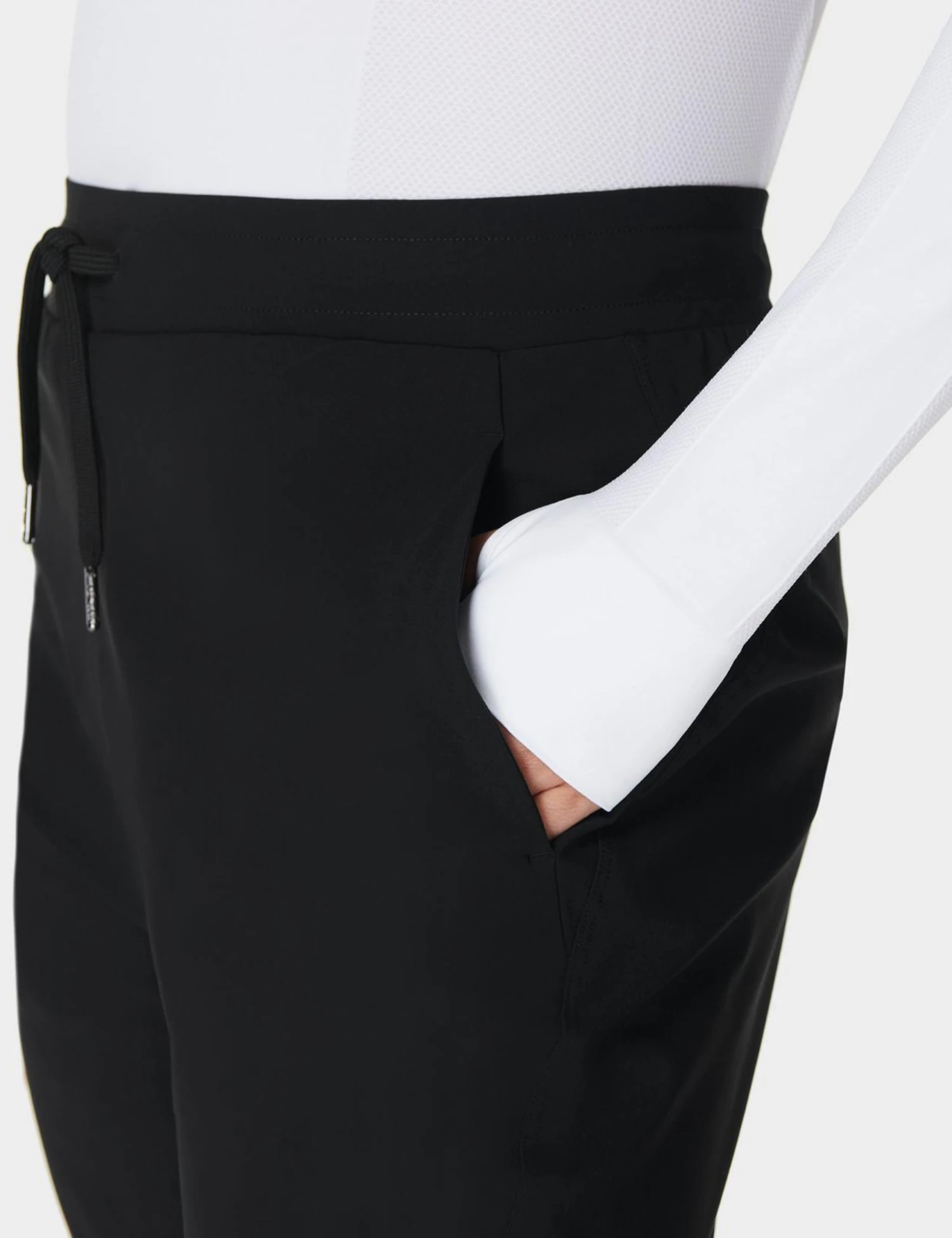 Sweaty Betty Explorer Trousers 25" - Black 6 Sweaty Betty Explorer Trousers 25" - Black - Image 4