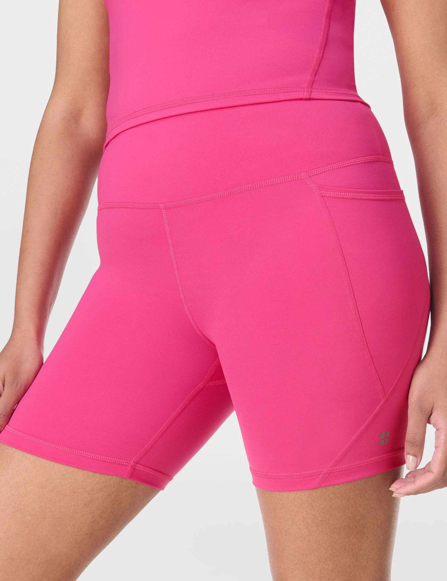 Sweaty Betty Power 6" Cycling Shorts - Fuchsia Pink 5 Sweaty Betty Power 6" Cycling Shorts - Fuchsia Pink - Image 3