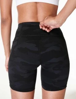 Sweaty Betty Power 6" Cycling Shorts - Ultra Black Camo Print 14 Sweaty Betty Power 6" Cycling Shorts - Ultra Black Camo Print -The Sports Edit Store sweaty betty power 6in cycling shorts ultra black camo print sb4822ap r 4427 5
