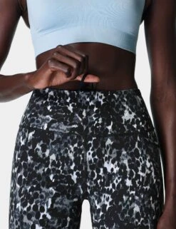 Sweaty Betty Power 7/8 Gym Leggings - Grey Dapple Print 13 Sweaty Betty Power 7/8 Gym Leggings - Grey Dapple Print -The Sports Edit Store sweaty betty power 7 8 gym leggings grey dapple print sb5400 4