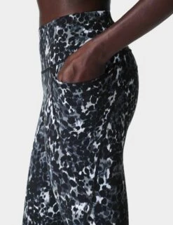 Sweaty Betty Power 7/8 Gym Leggings - Grey Dapple Print 14 Sweaty Betty Power 7/8 Gym Leggings - Grey Dapple Print -The Sports Edit Store sweaty betty power 7 8 gym leggings grey dapple print sb5400 5