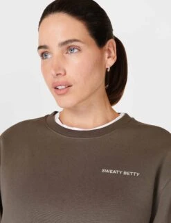 Sweaty Betty Powerhouse Sweatshirt - Dark Timber Brown -The Sports Edit Store sweaty betty powerhouse sweatshirt dark timber brown sb9825 5
