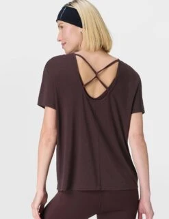 Sweaty Betty Soft Flow Strappy Back Boxy Tee - Sable Brown -The Sports Edit Store sweaty betty soft flow strappy back boxy tee sable brown sb10135 6