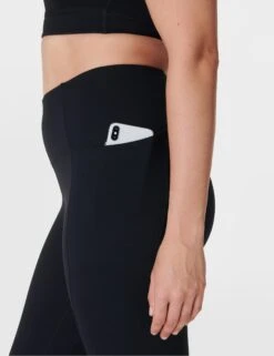 Sweaty Betty Super Soft 7/8 Yoga Leggings - Black 11 Sweaty Betty Super Soft 7/8 Yoga Leggings - Black -The Sports Edit Store sweaty betty super soft 7 8 yoga leggings black sb691678 4