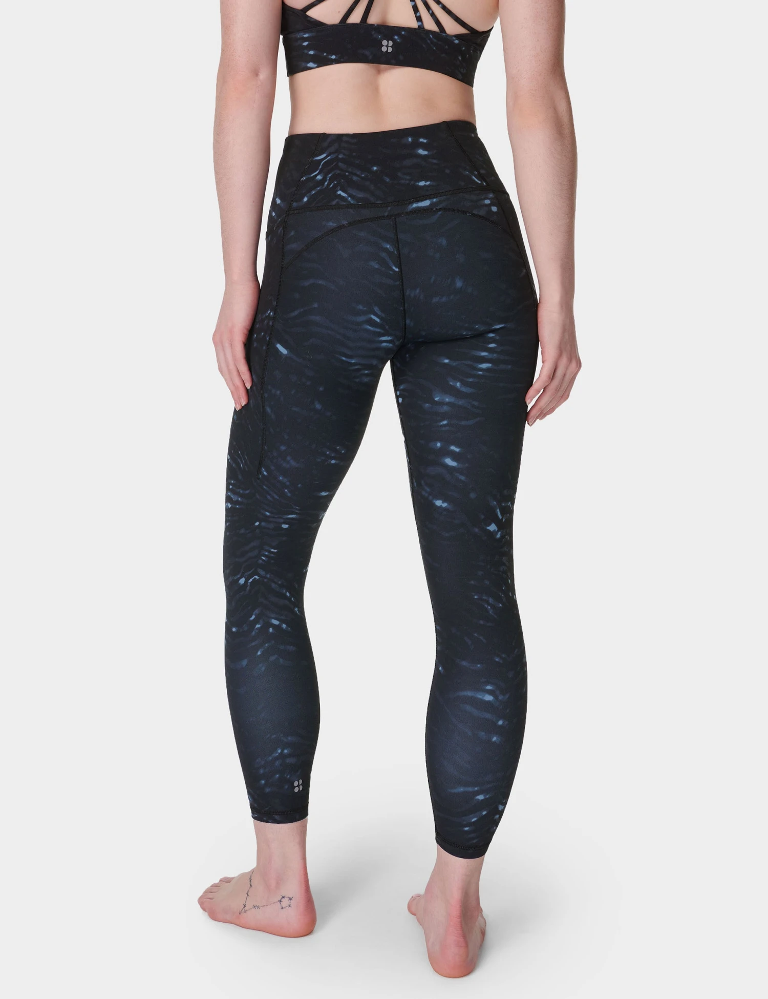 Sweaty Betty Super Soft 7/8 Yoga Leggings - Blue Tundra Tiger Print 4 Sweaty Betty Super Soft 7/8 Yoga Leggings - Blue Tundra Tiger Print - Image 2