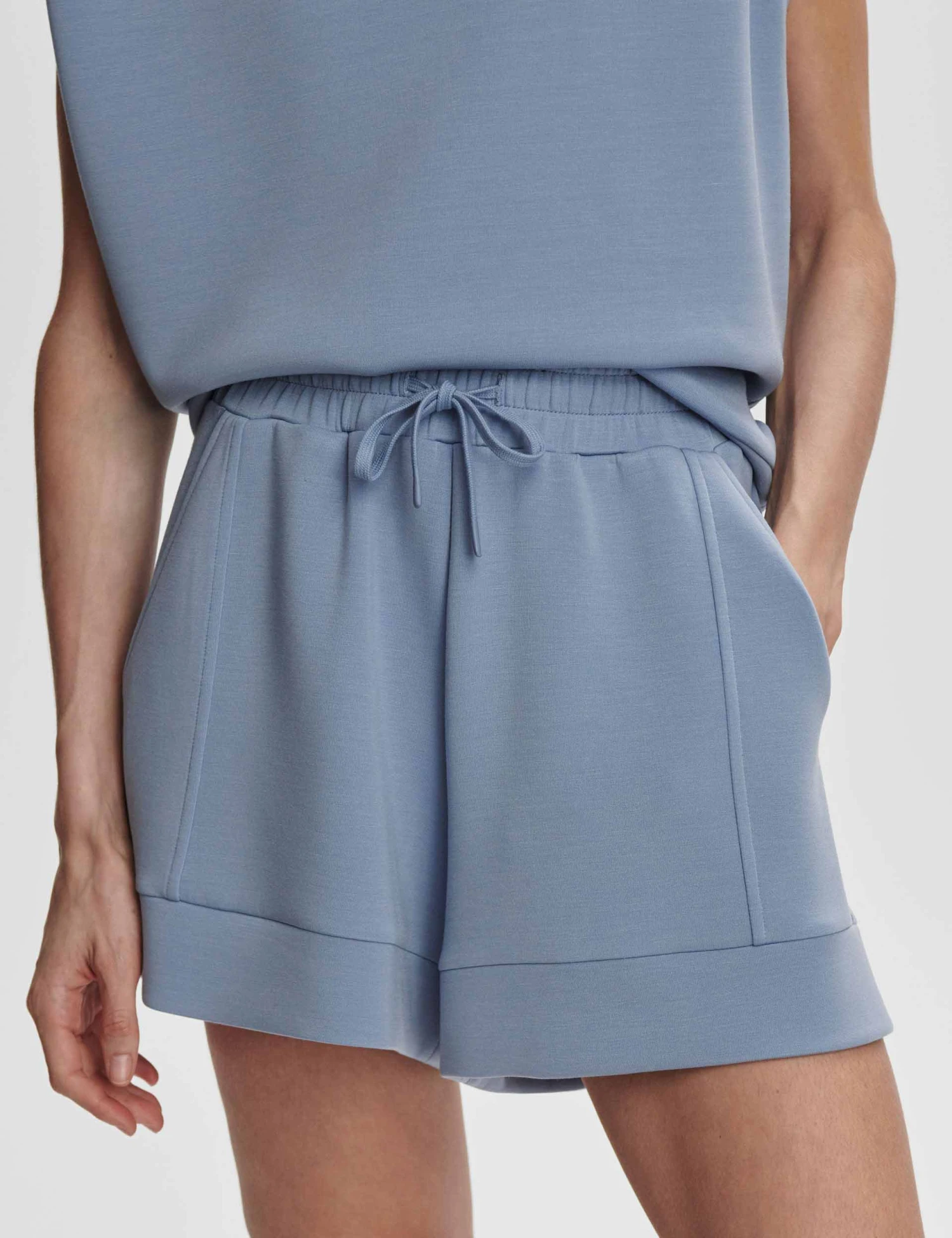 Varley Atrium High Waisted Short 4.5" - Rain Blue 3 Varley Atrium High Waisted Short 4.5" - Rain Blue