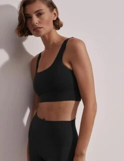 Varley FreeSoft Cori Bra - Black 9 Varley FreeSoft Cori Bra - Black -The Sports Edit Store varley freesoft cori bra black var01856 4