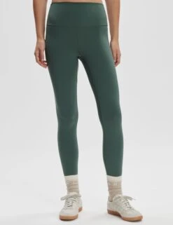 Varley The Freesoft Harley Set - Cilantro -The Sports Edit Store varley freesoft hw legging 25 cilantro var01817 1 1