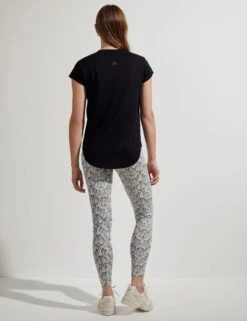 Varley Jade Seamless Tee - Black -The Sports Edit Store varley jade seamless tee black VAR01412 6