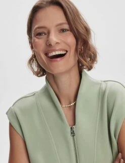 Varley Loretta Half-Zip Sleeveless Sweat - Snow Sage -The Sports Edit Store varley loretta half zip sleeveless sweat snow sage var01892 4