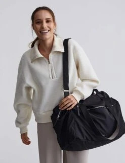 Varley Montlake Weekend Bag - Black 11 Varley Montlake Weekend Bag - Black -The Sports Edit Store varley montlake weekend bag black 2