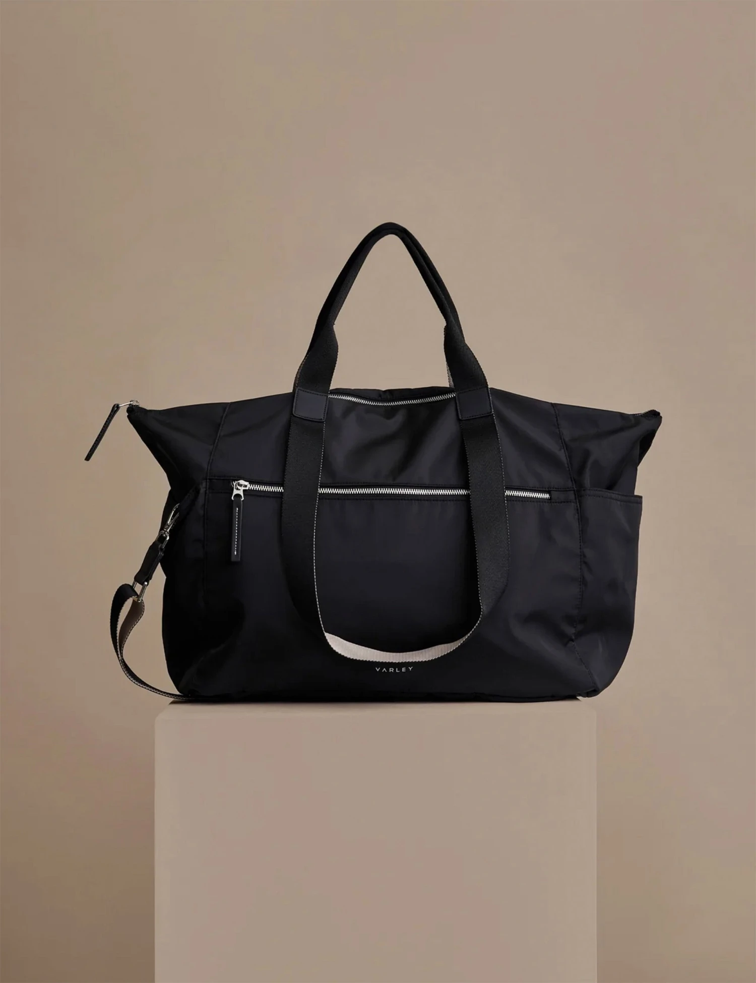 Varley Montlake Weekend Bag - Black 3 Varley Montlake Weekend Bag - Black