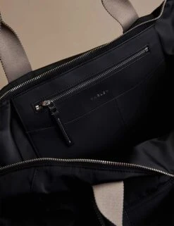 Varley Montlake Weekend Bag - Black 10 Varley Montlake Weekend Bag - Black -The Sports Edit Store varley montlake weekend bag black 5