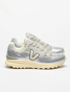 Veja Fitz Roy Light - Shark Pierre Silver -The Sports Edit Store veja w fitz roy light trainers shark pierre silver ft2320588 3